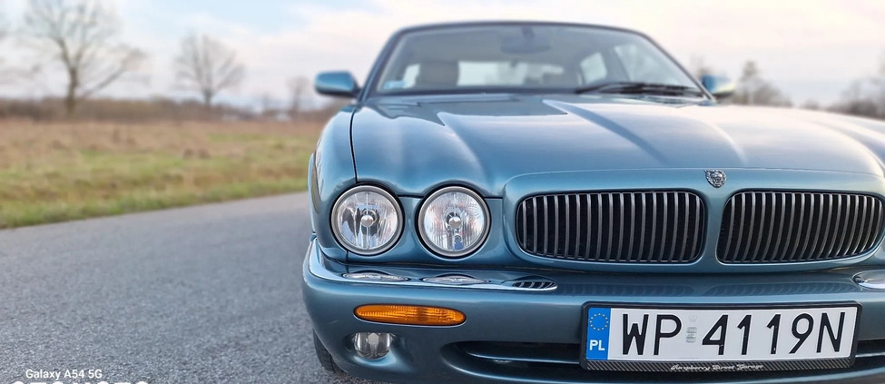 Jaguar XJ cena 27000 przebieg: 140000, rok produkcji 2000 z Płock małe 211